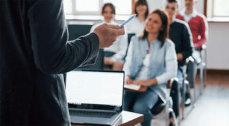 Jóvenes, capacitados y empleados: programas de capacitación para empoderar a los jóvenes